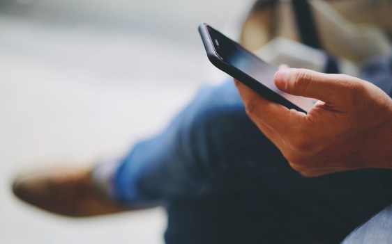 聯絡客服，挑選外約妹